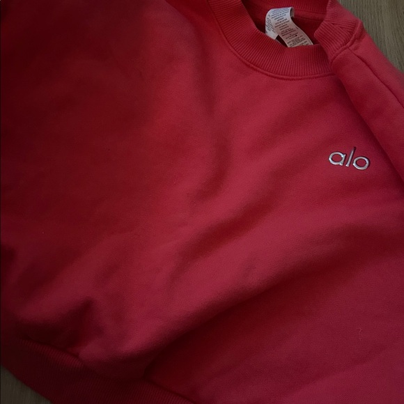 ALO Yoga Women's pink Cropped Sweater - Picture 3 of 4